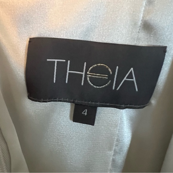 Gorgeous Theia Love Designer Gown Elegant feels like silk - Picture 4 of 11